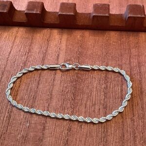 Beautiful Silver plated Bracelet!  8” BN!